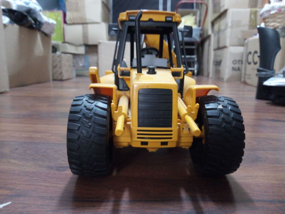 koparka jcb 4cx bruder