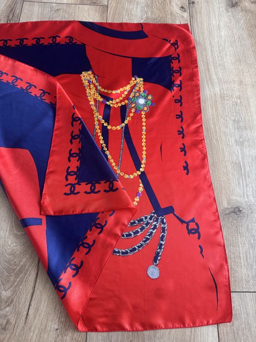Apaszka Chanel logo piekna