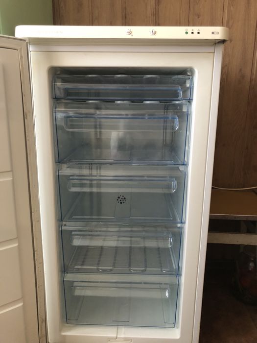 Продам морозильну камеру