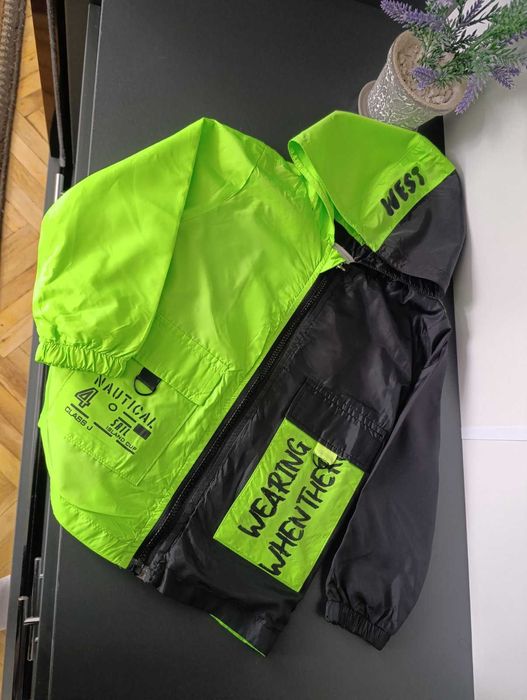 Легенька вітрівка на весну 5 років.