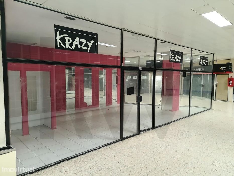 Loja de 40m2 à Rotunda da Boavista