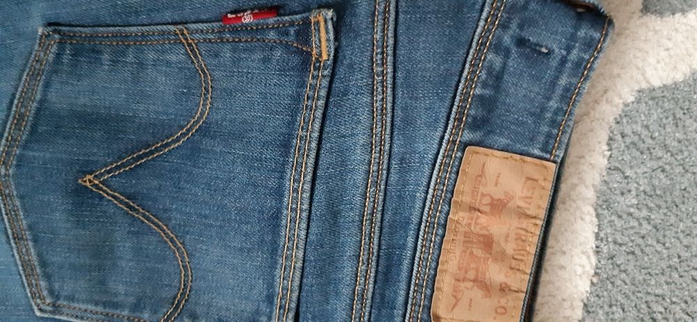 Spodnie damskie Levis