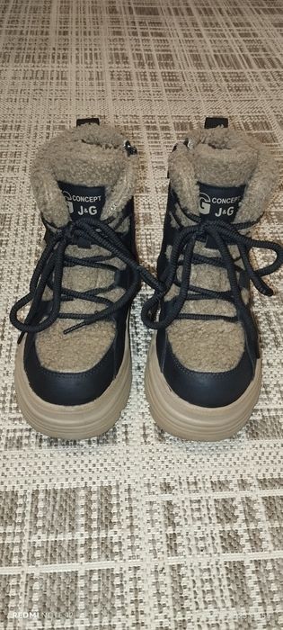 Продам дитяче зимове взуття