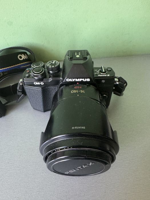 Фотоапарат Olympus E-M10 mark II + обʼєктив Lumix 14-140mm 1:3,5-5,6