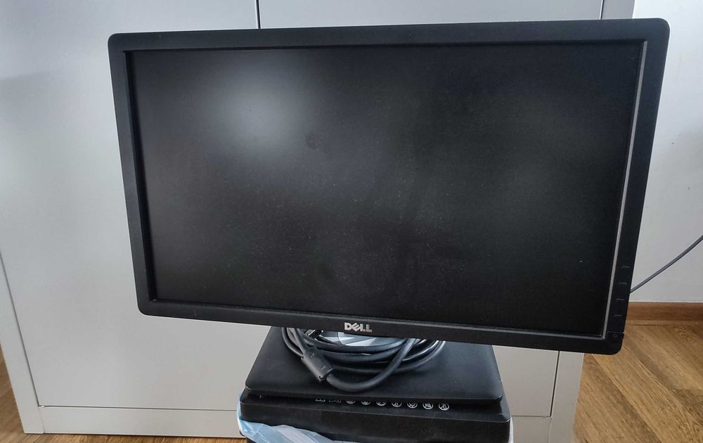 Monitor 20 cali Dell na kabel VGA
