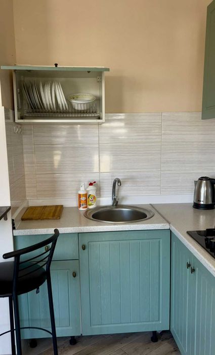 2-кімнатна квартира біля бювету, паркінг, Роксолани 16.  Є відео.