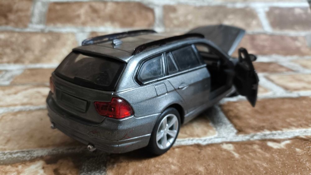 Модель авто BMW S Series Touring 1:24 Bburago