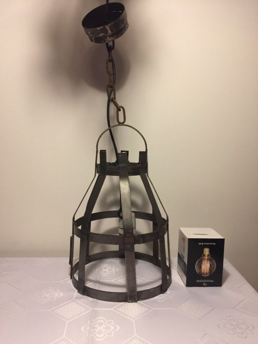 Ręcznie wykonana lampa w stylu industrialnym