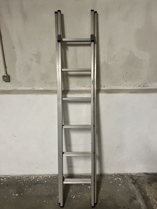 Escadote extensivel com 4 metros aberto