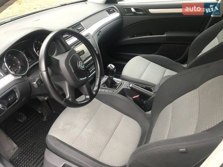 Автомобіль легковий