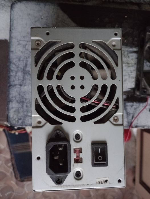 Блок    живлення. .