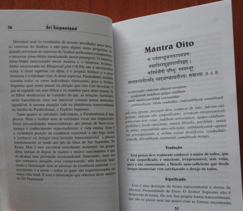 Sri Isopanisad (O Conhecimento Que Nos Aproxima de Deus)