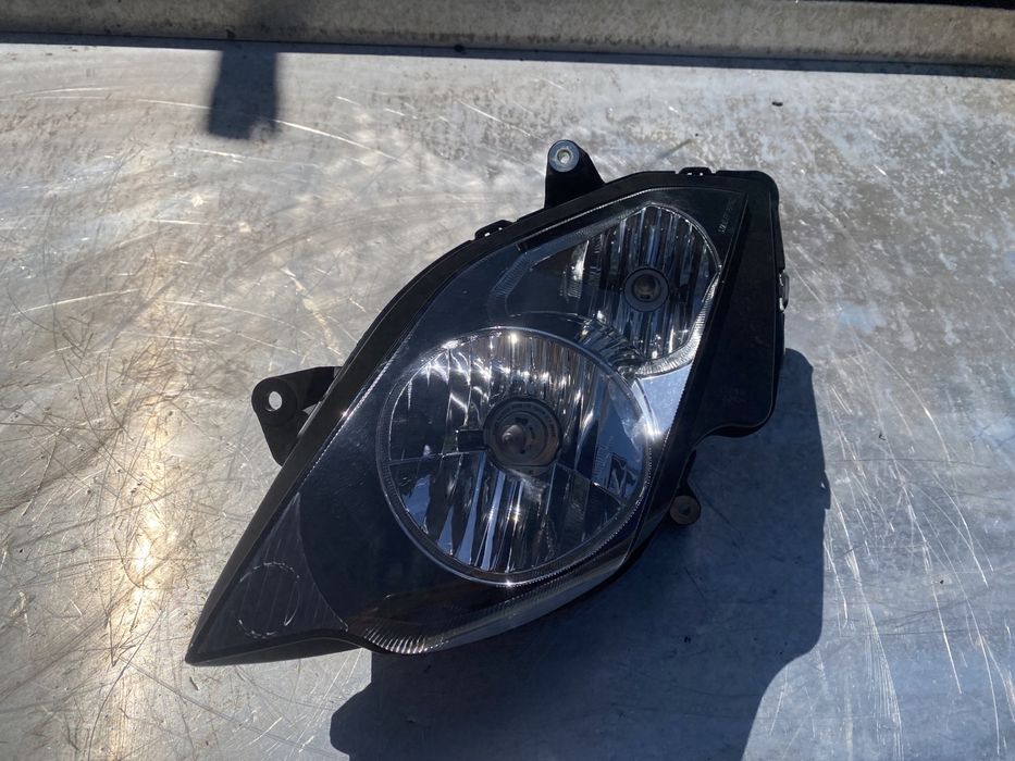 Honda VFR 800 Lampa Reflektor Prawy Przód JAK NOWA
