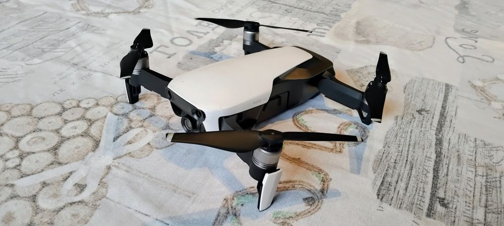 Dron DJI MAVIC AIR Fly more combo