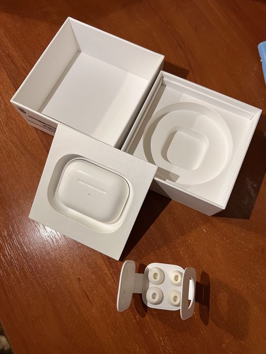 Apple AirPods Pro 1-го покоління