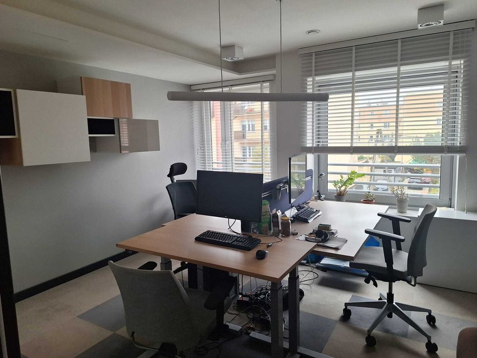lokal biurowy 143 m2 umeblowany