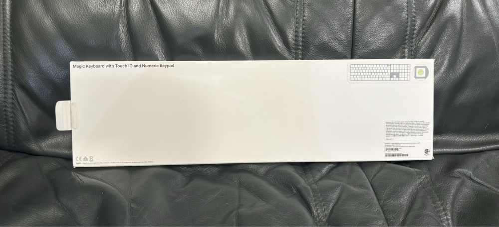 Клавіатура Magic Keyboard with Touch ID and Numeric Black (MMMR3)