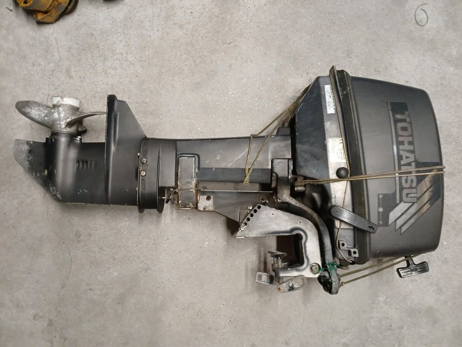 Motor de Barco Tohatsu M9.8B (3K9) – 9.8HP – Ano 2001 – Usado e Fiável