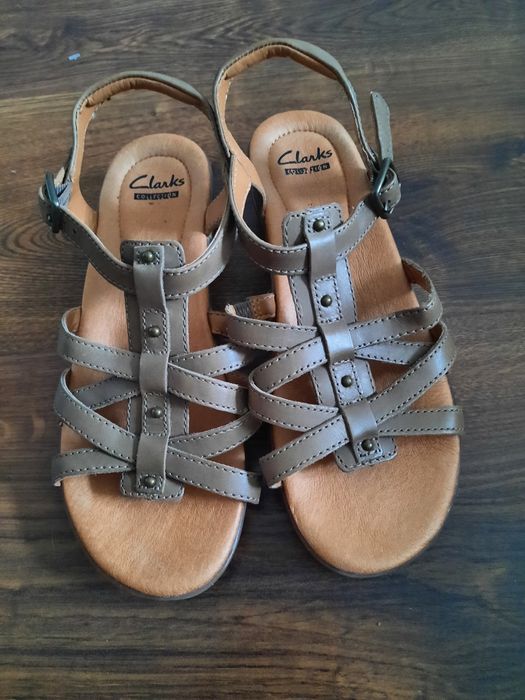 Сандали кожаные clarks 23.5 см стелька