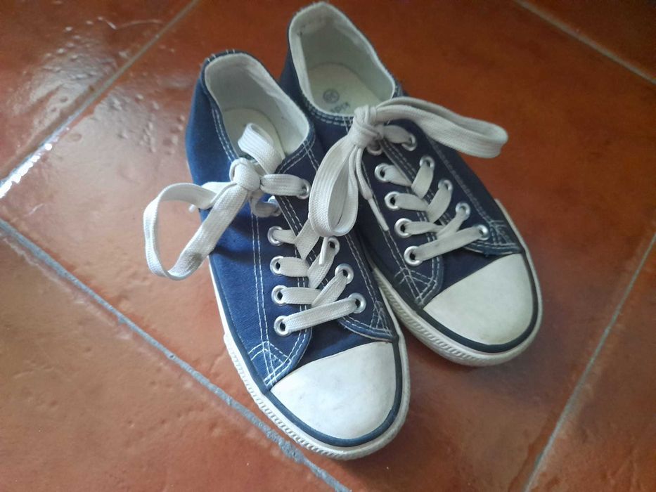 Sapatos de pano azul criança