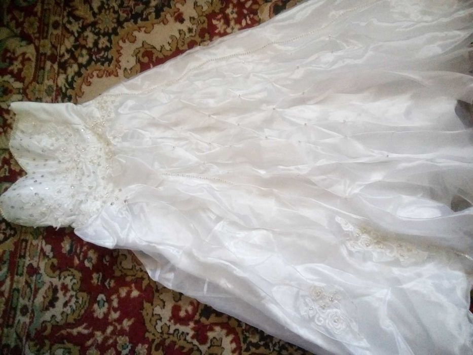 Свадебное платье.