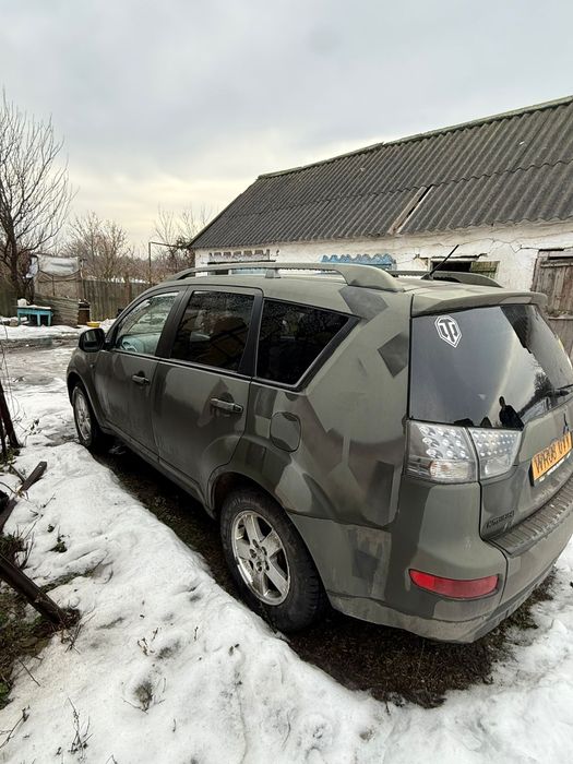 Mitsubishi  Outlander XL