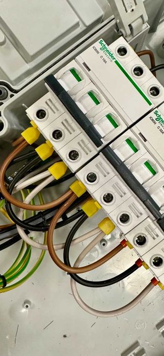 Elektryk Instalacje elektryczne