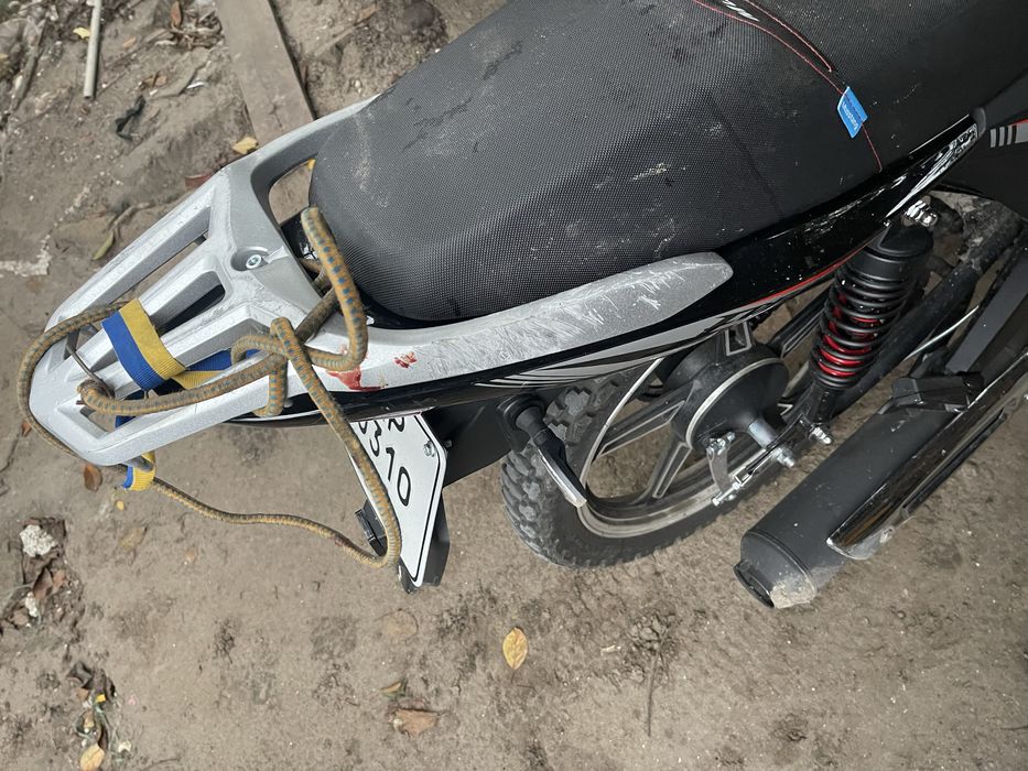 Продам мотоцикл, після аварії, пройшов лише 2000 км заводиться їде