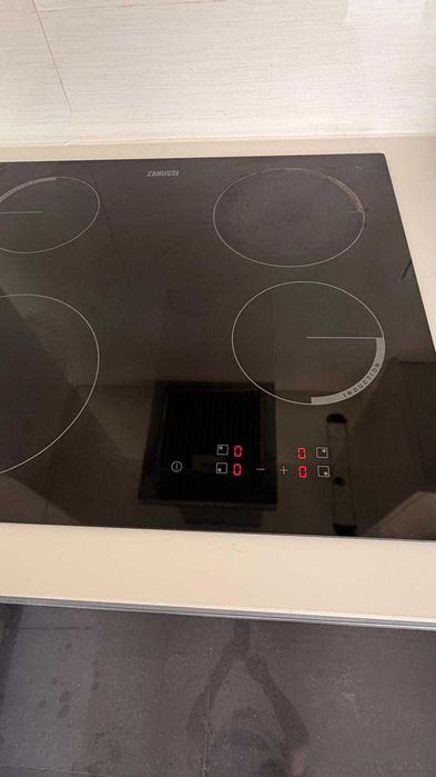 Vendo Placa de Indução e Forno Zanussi