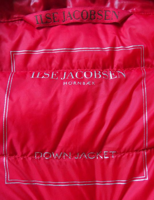 Ilse Jacobsen_kurtka puchowa damska _red shiny_40