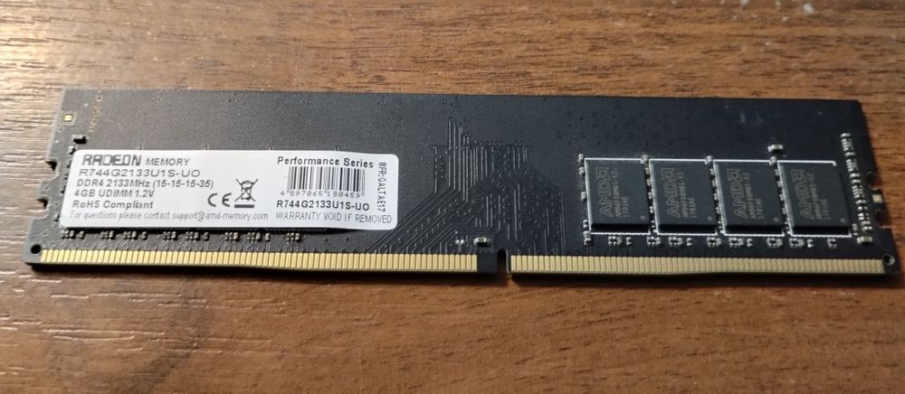 Ddr4. 4gb. 2133mgz. radeon memori.