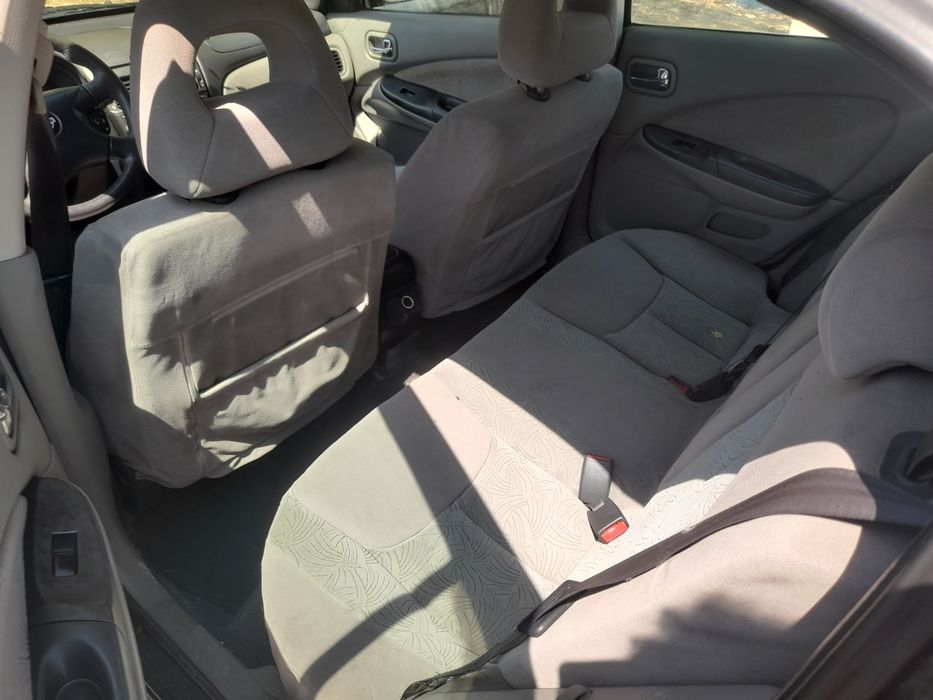 Nissan Almera 1.5 gasolina