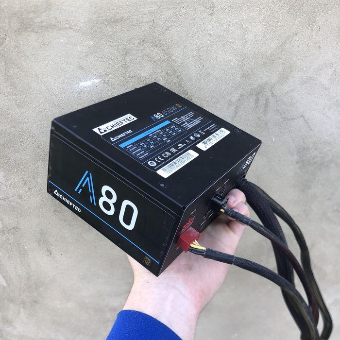 Модульний БЖ 650 ват/85+/8+8pin/на промбі/робочий