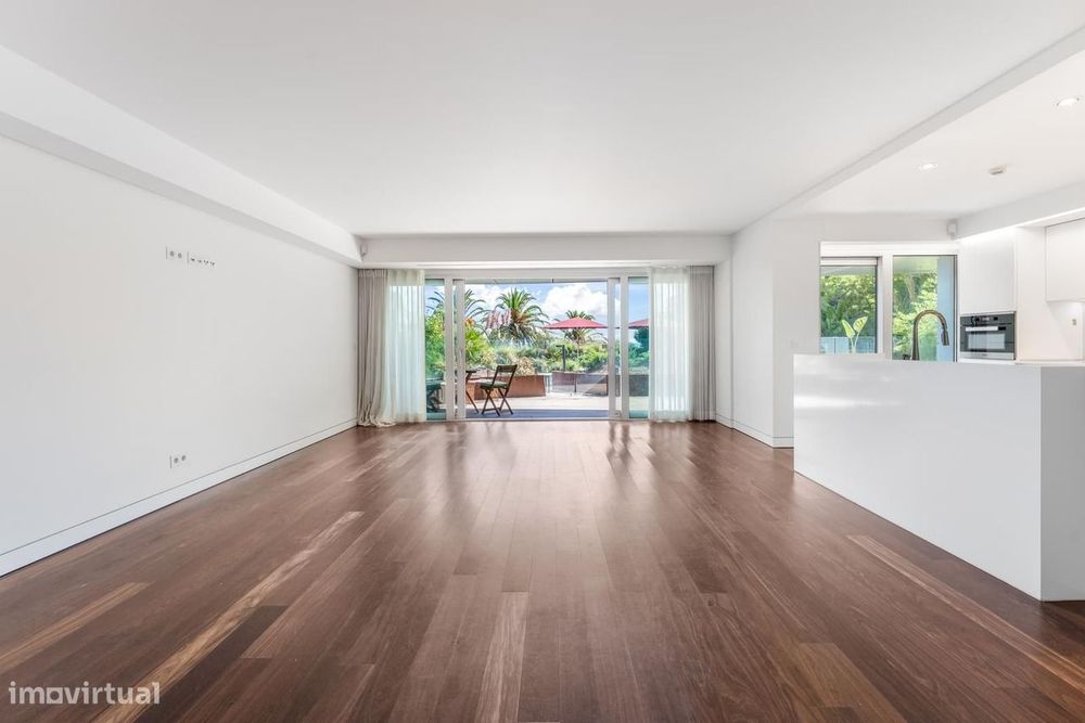 Apartamento T2 com jardim, Cascais