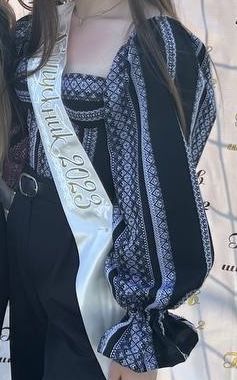 Неймовірний корсет з рукавами ручної вишивки