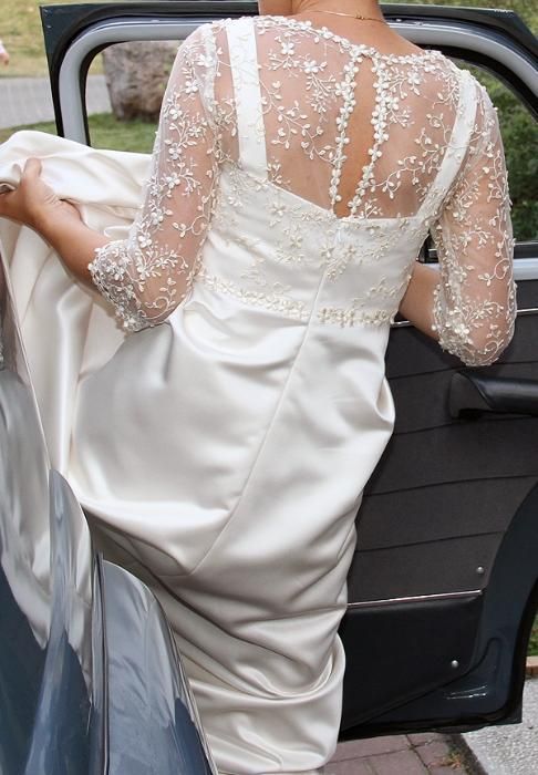 Suknia ślubna z koronką, rękaw 3/4