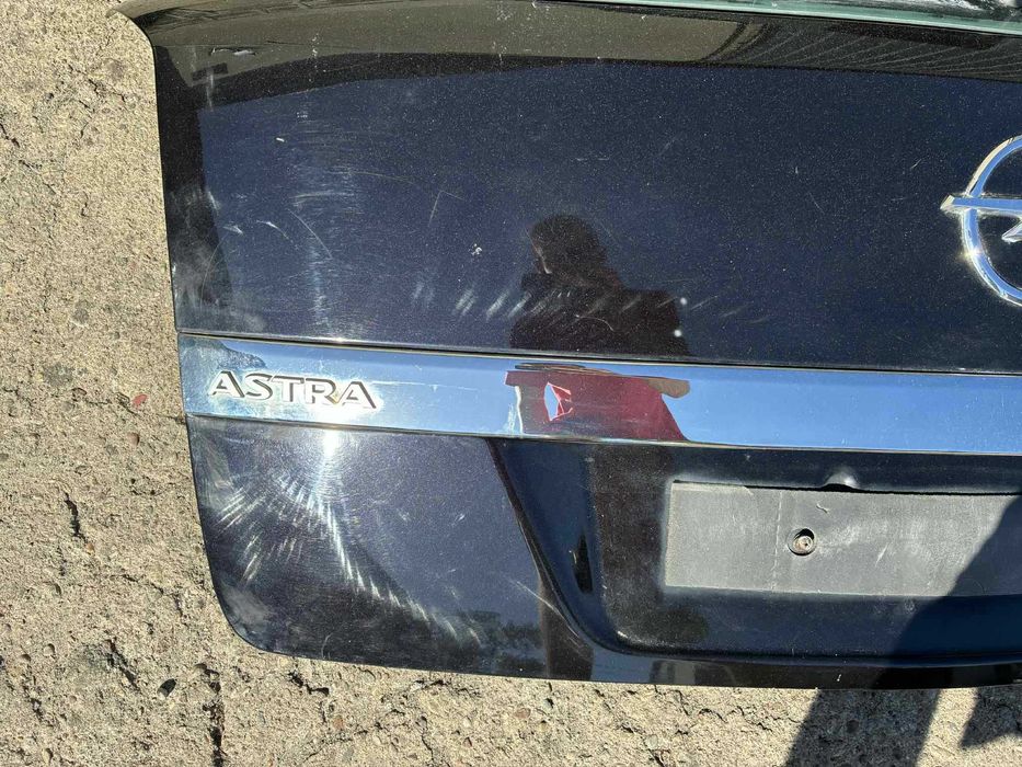 klapa bagażnika opel astra H 3 III Z20R kombi