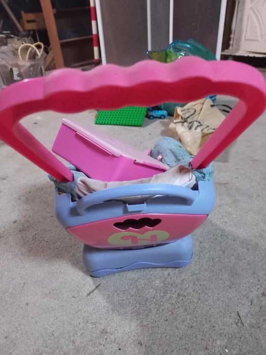 Bonecos diversos de menina