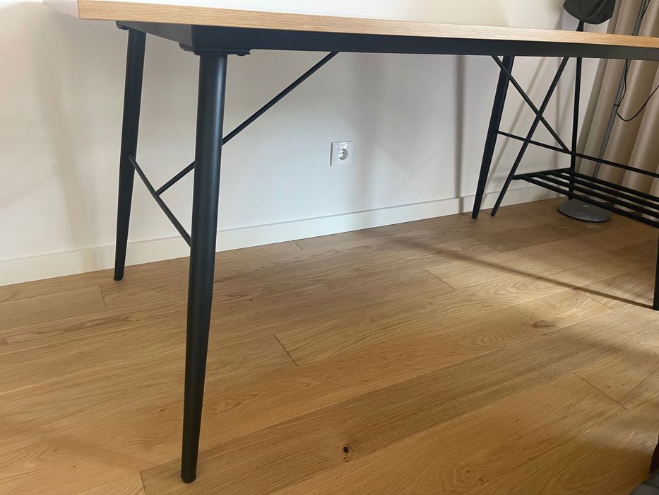 Mesa Jantar Banak