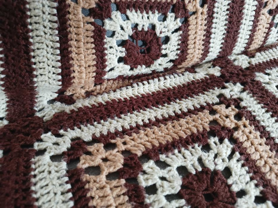 Szydełkowana narzuta na łóżko sofę z PRL kapa na szydełku 190x250