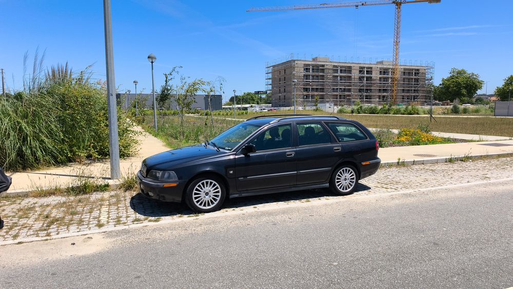 Volvo V40 1900 turbo diesel com bola de reboque