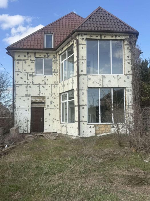 Продам большой двухэтажный дом с участком в Авангарде (189-119)