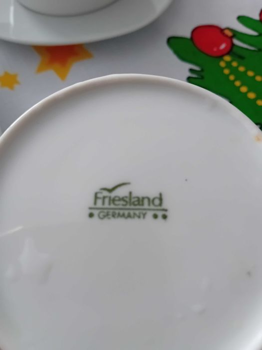 Tanio Porcelanowe filiżanki Friesland i spodki Wan Wel plus 1 gratis