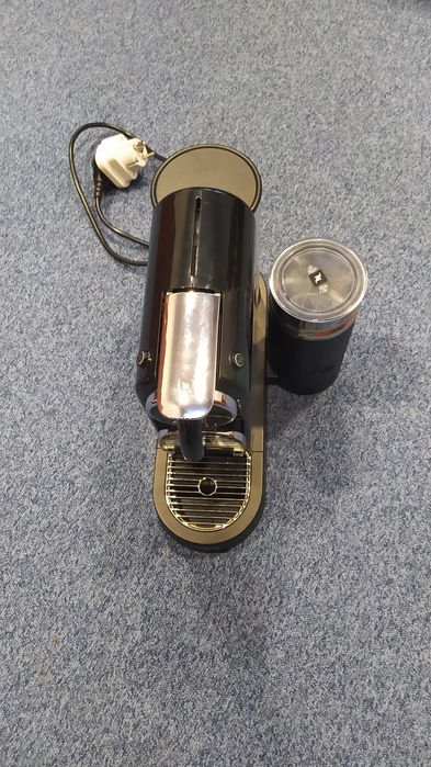 Ekspres na kapsułki Nespresso Magimix Citiz&Milk M196 + spieniacz Aero