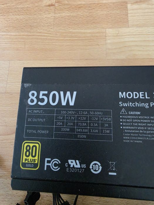 850w 24+8(4+4)/4sata/4molex/8+8pin відео 80PLUS GOLD Стан гарний Блок живлення