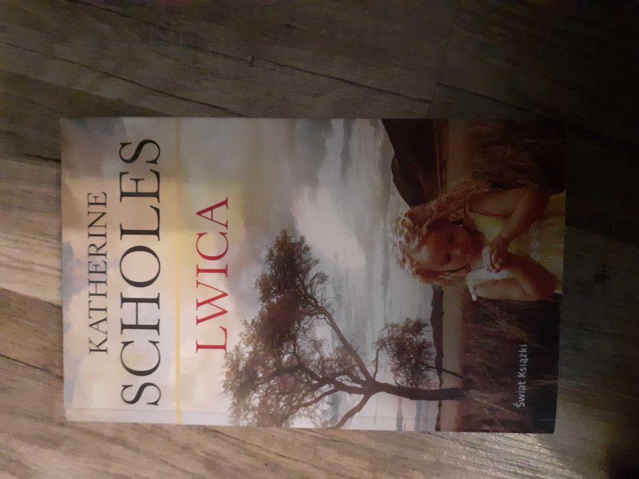 Lwica Katherine Scholes