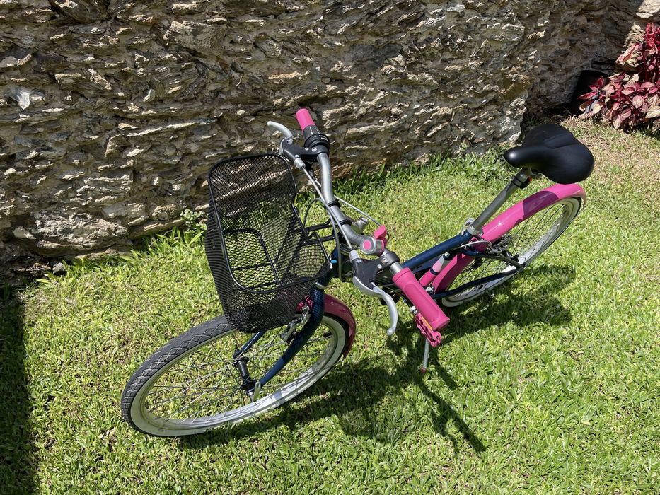 Bicicleta B’TWIN juvenil com cesto, mudanças e guarda-lamas