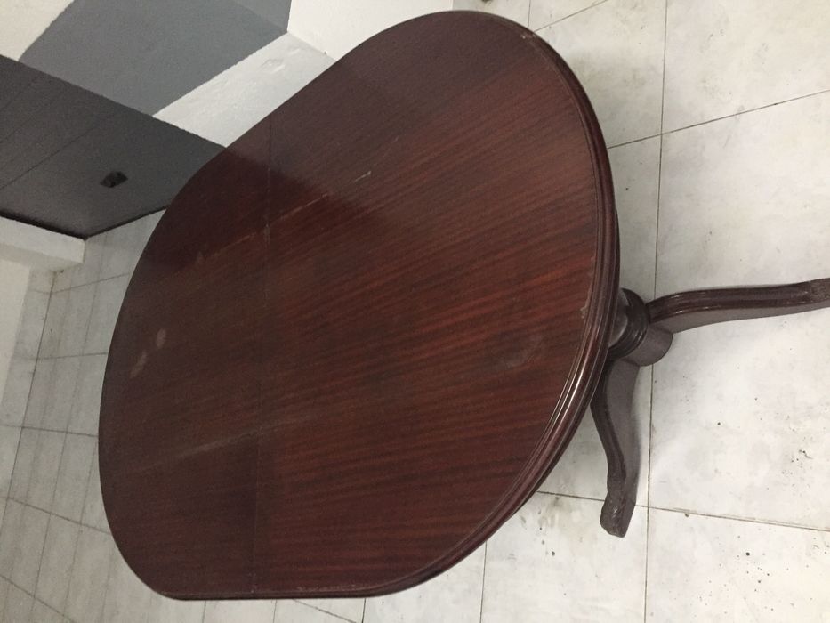 Mesa de madeira extensível