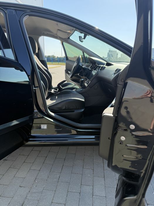 Продам Peugeot 308 2010 1.6 автомат