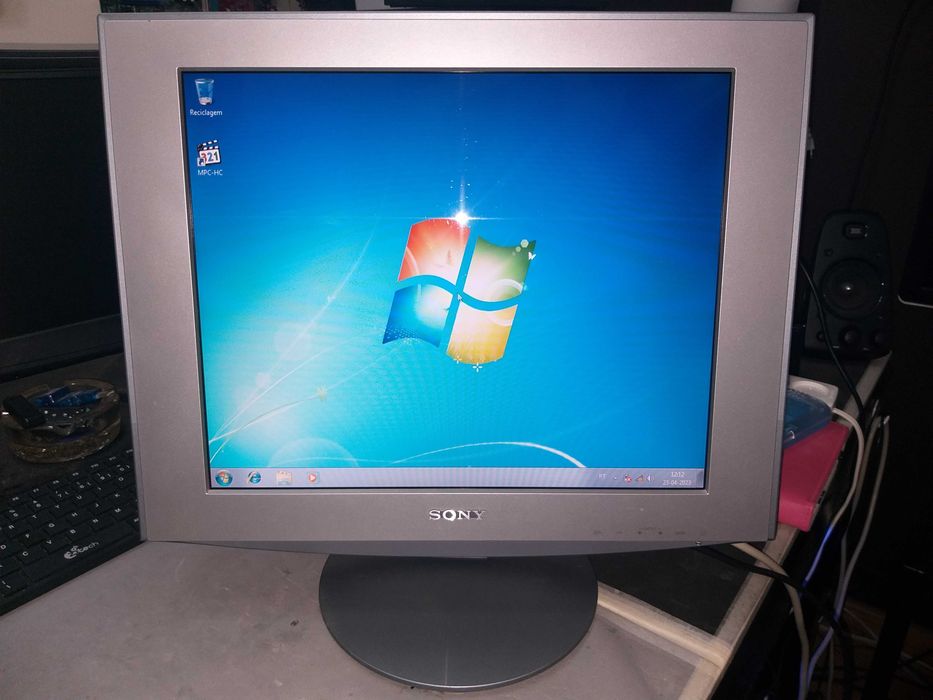 LCD Monitors for PC423594914544373762